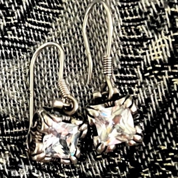 Silpada Rare Vintage Sterling Silver
"Uptown" Earrings - Picture 3 of 10